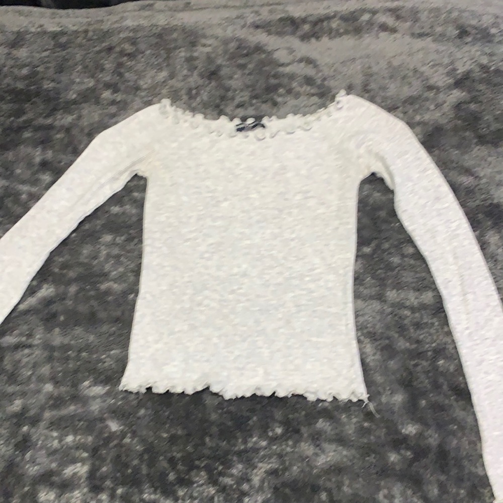 Off the shoulder thin long sleeve top